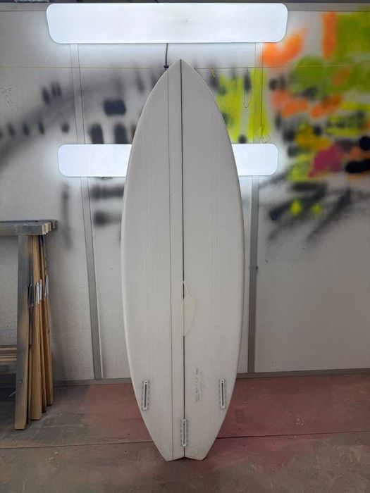 Chilli 5'7" 32L prancha de surf excellent condition