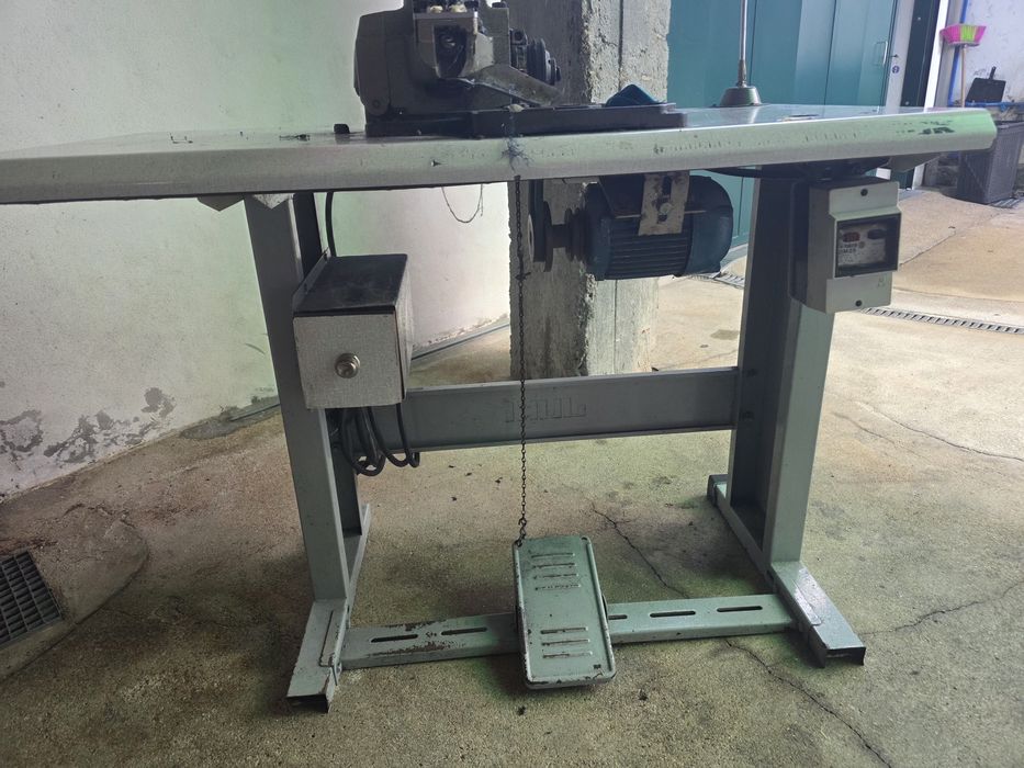 Máquina pregar botões