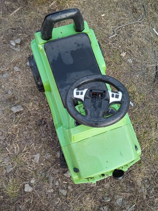 Продам машинку - толокар