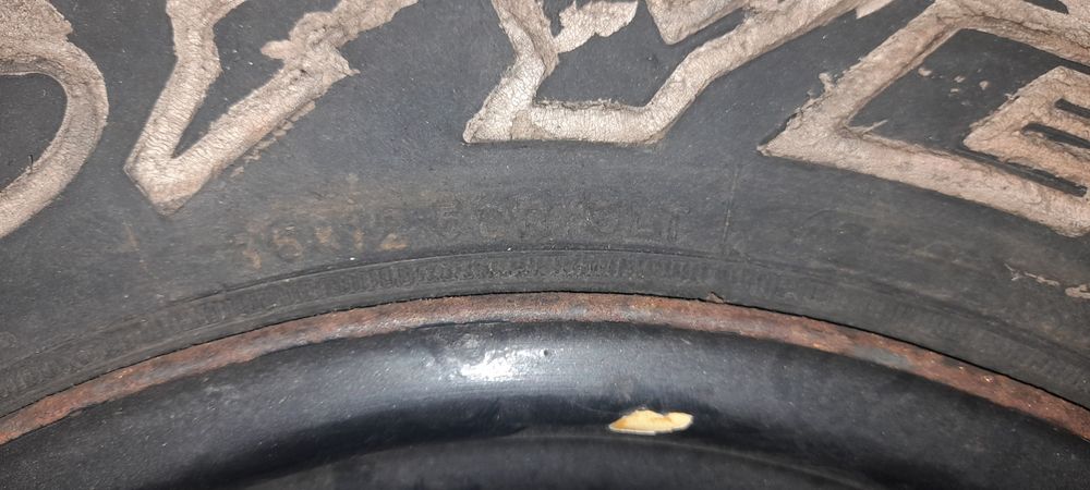Pneu 35 12,5 r15 com jante