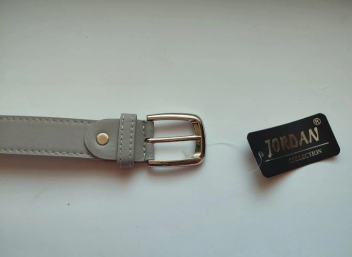 Pasek szary ze srebrną klamrą Nowy 115 cm x 2, 8 cm 
Wymiary :115 cm x