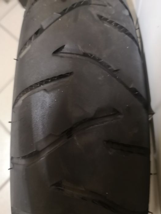 Pneus trail Michelin Anakee 3 120/70/R19 muito bom estado, como novo