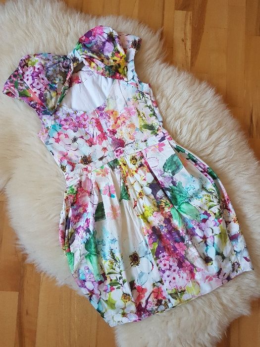 Sukienka w kwiaty River Island Tulipan 36