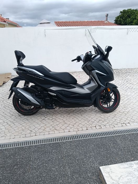 Vendo Honda Forza 350, de 2021, com 34000 km