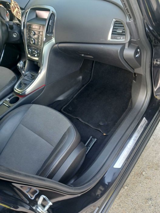 opel astra j  gaz super stan