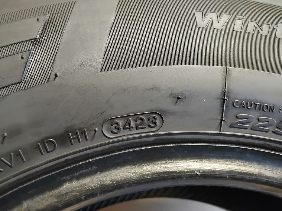 Opona zimowa Hankook Winter Icept LV 225/70R15c