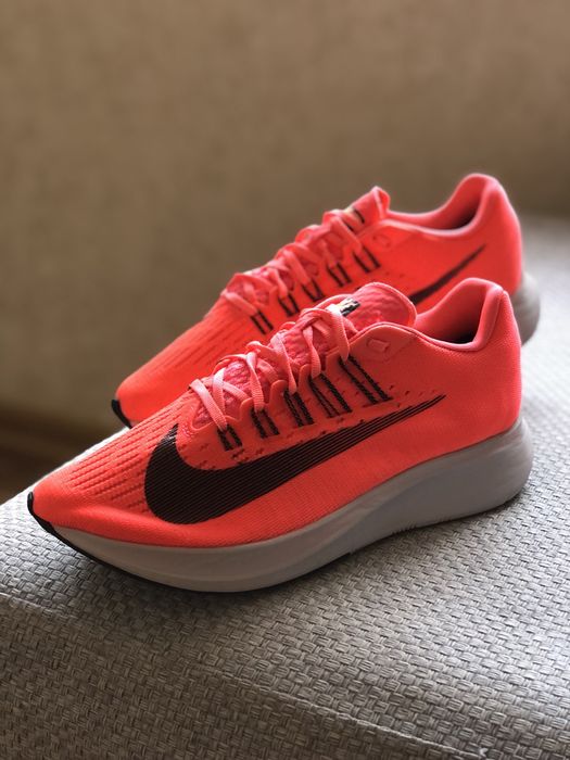 Жіночі кросівки Nike бігові