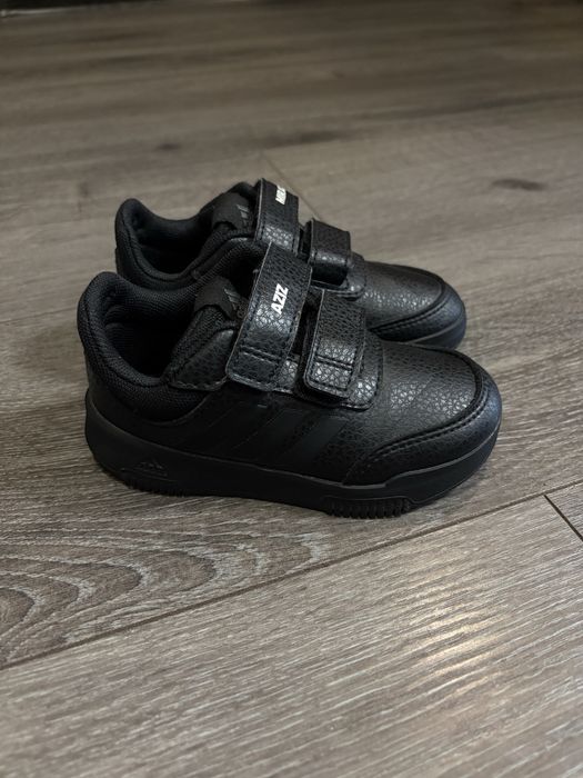 Кросівки adidas