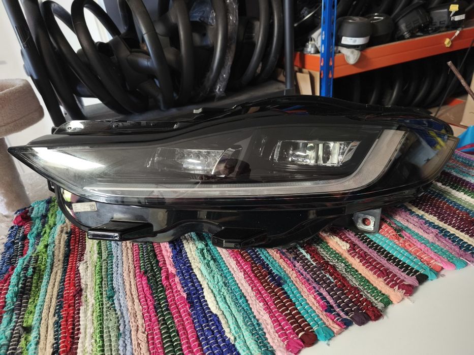Farol esquerdo full Led Jaguar XE facelift