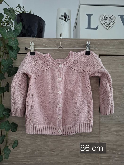 Różowy sweter ze srebrną nitką 86 cm