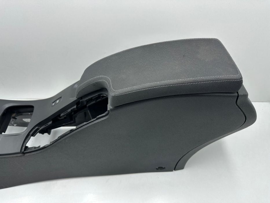 Consola Central + Apoio Braço - Renault Megane III (2013)