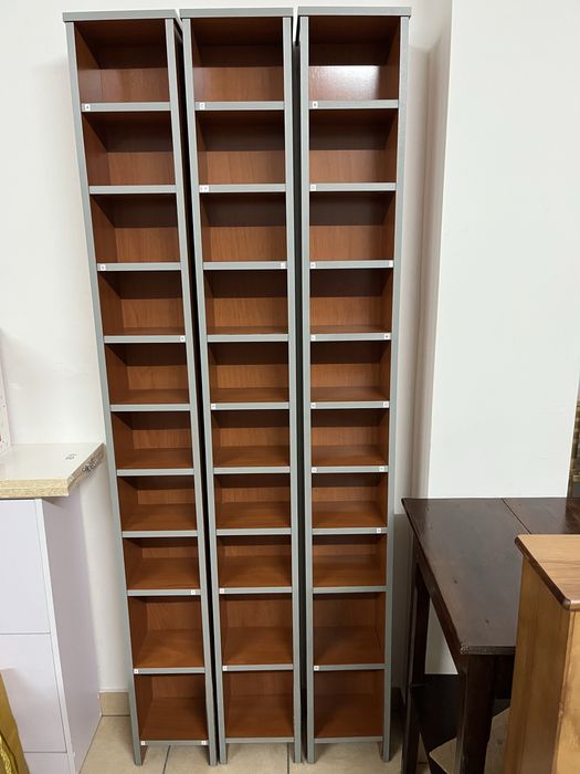 Porta cd’s em madeira