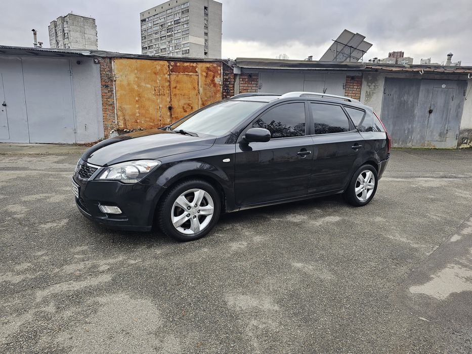 Kia  Ceed   2010