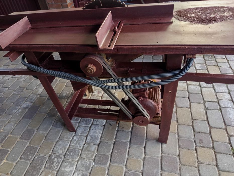 Продається циркулярна і фуганок