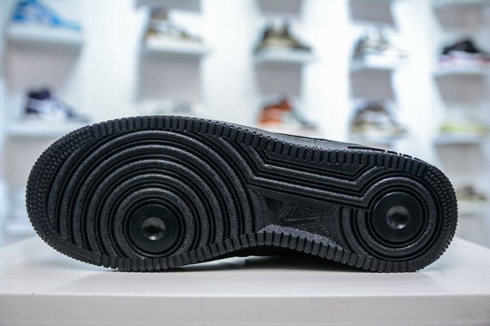Nike_ Air Force 1 Low Supreme R.41