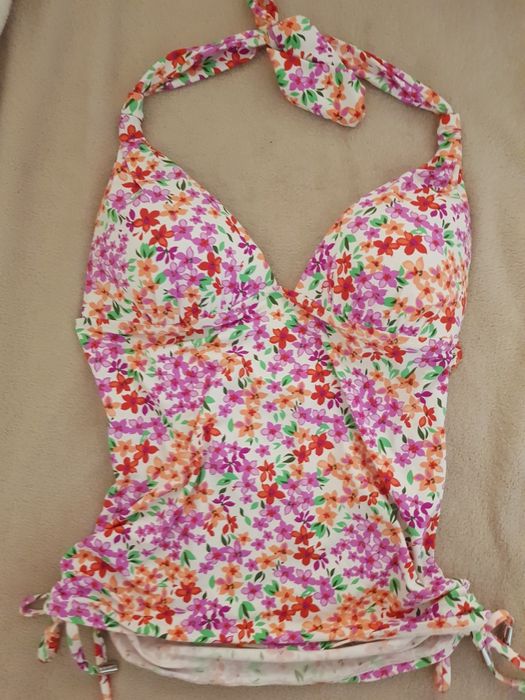 Blusas tops com bojo do Brasil