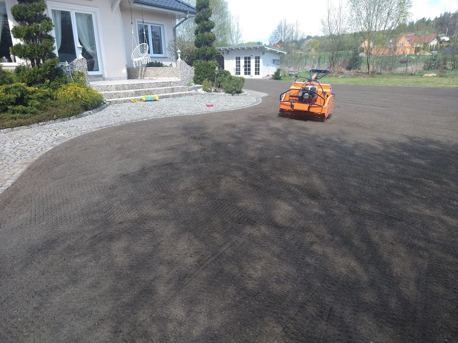 Maszynowe sianie trawy!Trawniki! Automatyczne nawadnianie!