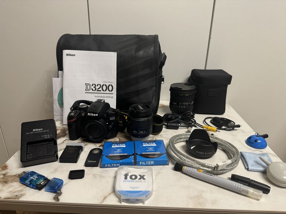 Lustrzanka Nikon D3200 + SIGMA EX
