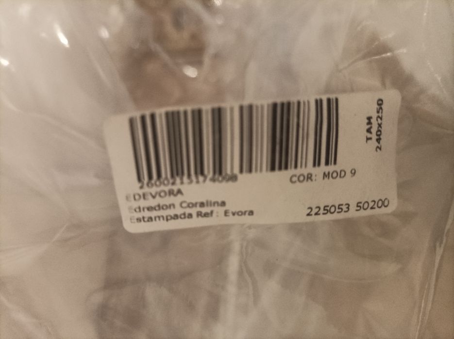 Como Novo - Edredom de Coralina Estampado