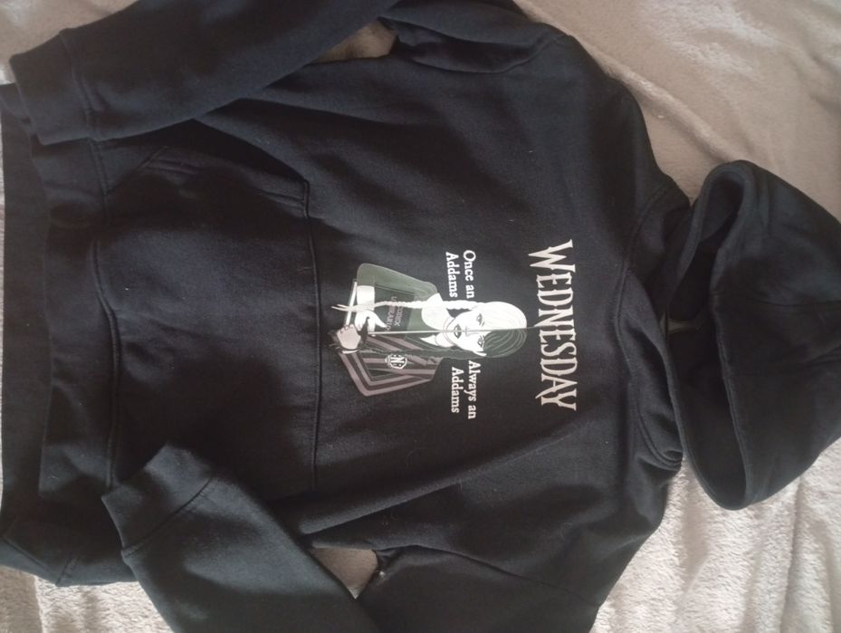Bluza wednesday 12-14 lat stan bardzo dobry jak nowa