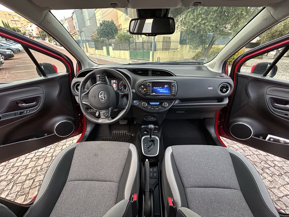 Toyota Yaris Y20 Club Hybrid | Automático | GPS | Câmara | Bancos Aquecidos