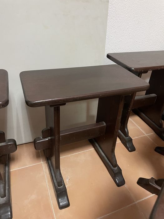 Bancos em madeira