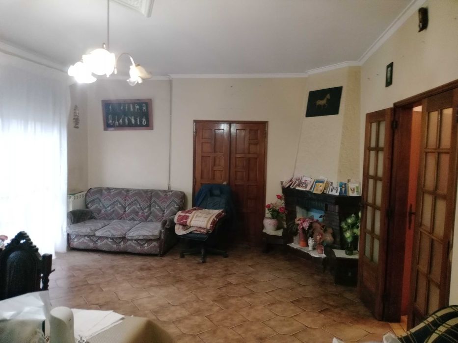Moradia T4 no centro de Santa Marta de Portuzêlo em Viana do Castelo