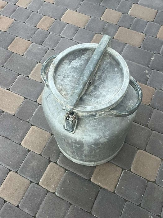 Алюмінієвий бідон