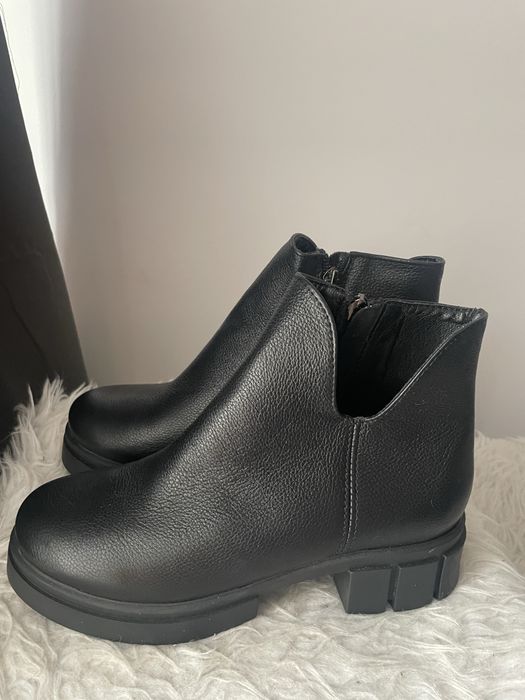 Nowe botki ze skóry naturalnej rozm. 36