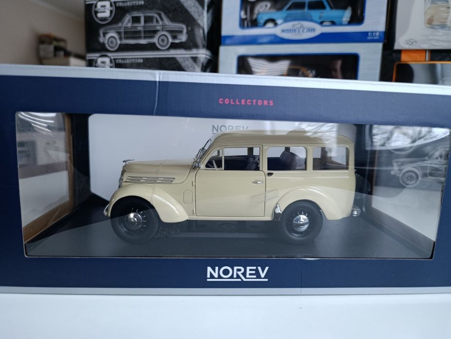 Модель 1/18 Renault