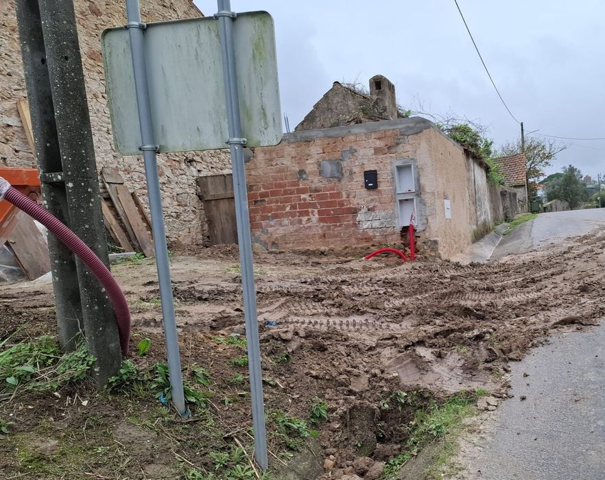 DEMOLIÇÕES LIMPEZAS e RECOLHA de todo o tipo de lixo e entulho de obra
