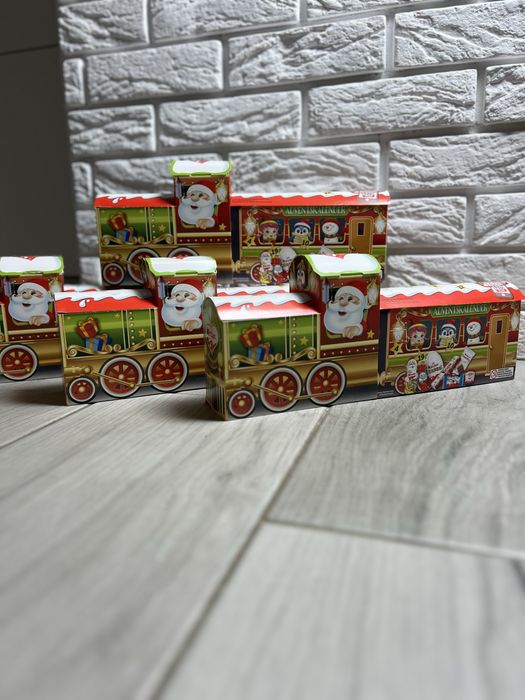 Kinder потяг адвент календар