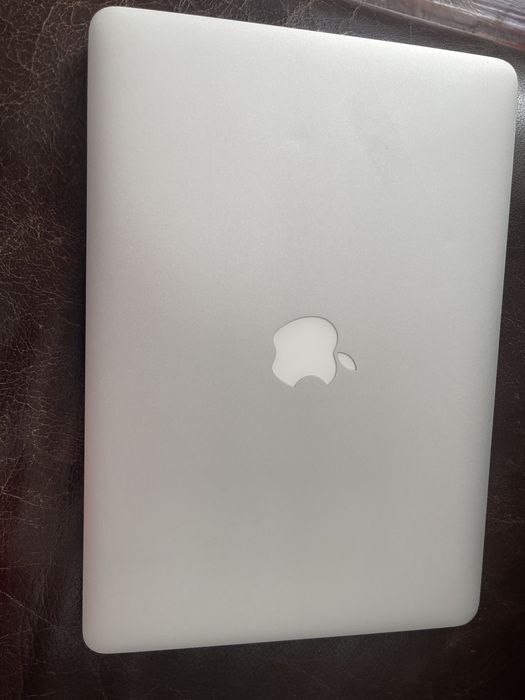 Продам макбук аір13