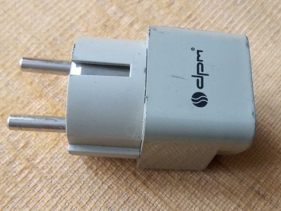Uniwersalny adapter podróżny podwójny DPM