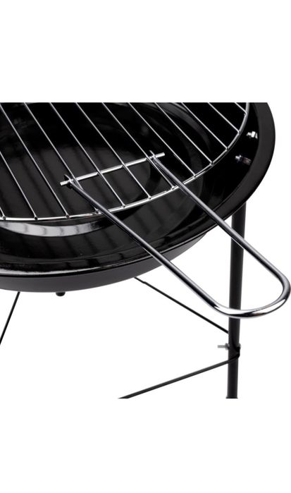 гриль на дерев'яному вугіллі марки "GRILL MEISTER".