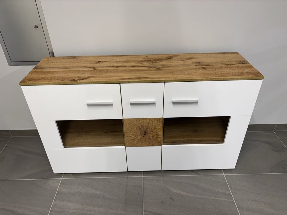 Piękna Komoda wobona biała połysk /dąb artisan