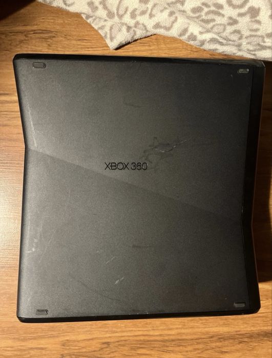Konsola xbox360 + Sensor Kinect + Kinect Adventures