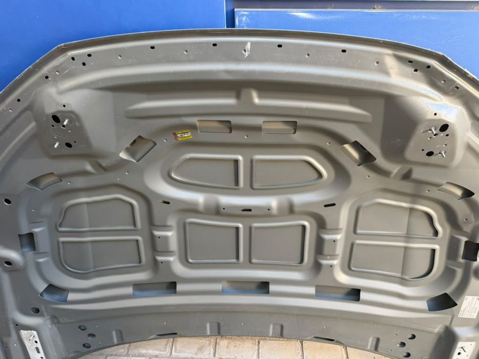 капот от Audi Q5 2023 года