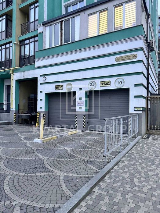 Продаж паркомісця в підземному паргінгу Версаль Парк