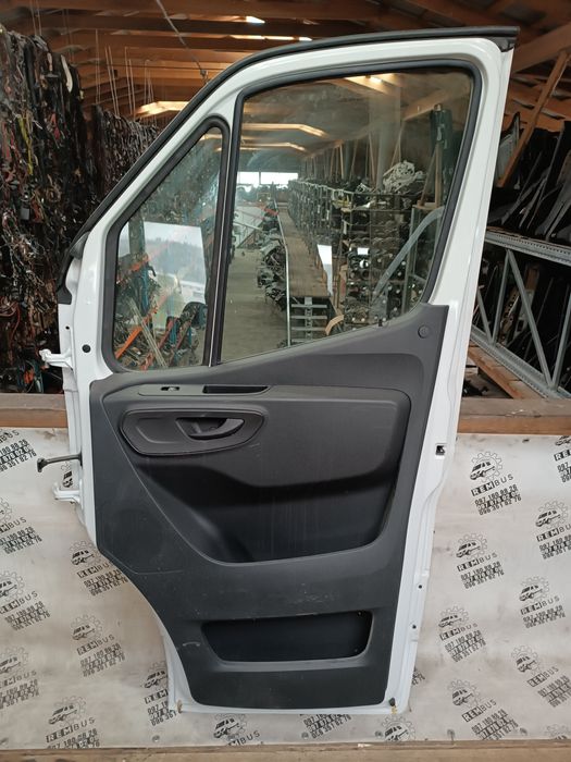 Дверка передня права MB Sprinter W907 W910 Спрінтер Двері передні