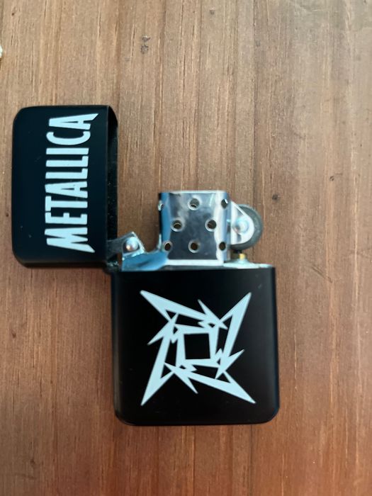 Isqueiro Zippo Metallica
