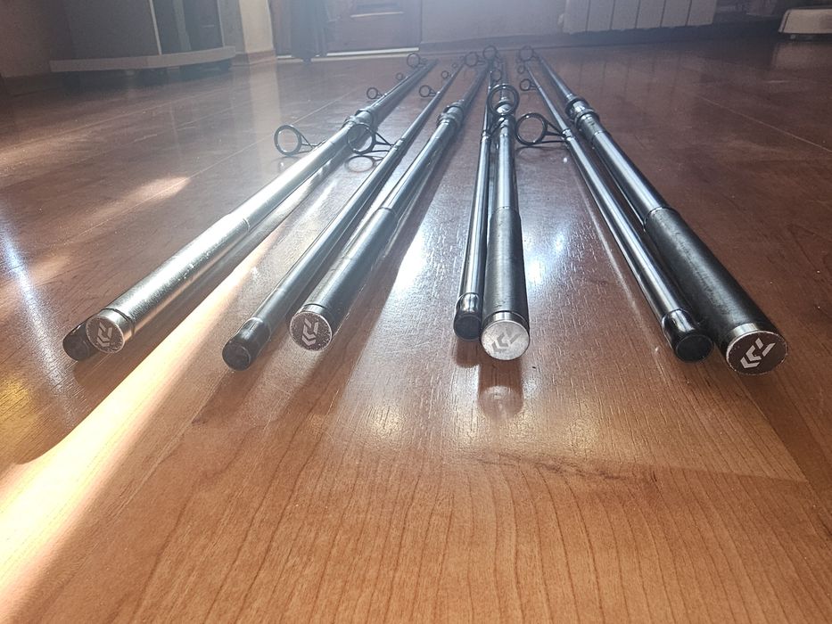 Карпові вудилища daiwa black widow BWC 2312-AU  3,6m  3,5lb 4 шт