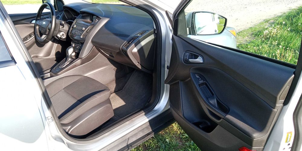 Ford Focus 2017 VIN 1FADP3K2XJL224945 фото оголошення 9 з 13