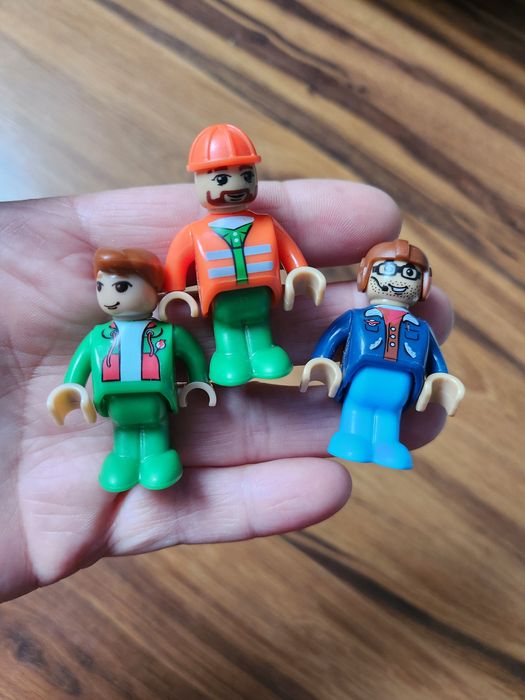 Klocki Playtive pociąg towarowy na pilota ,tory  , plus Lego pojazdy