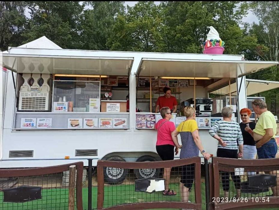 Przyczepa gastronomiczna wyposażona