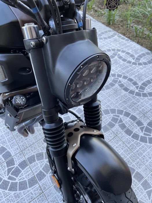 YAMAHA XSR 700 (Muito estimada)