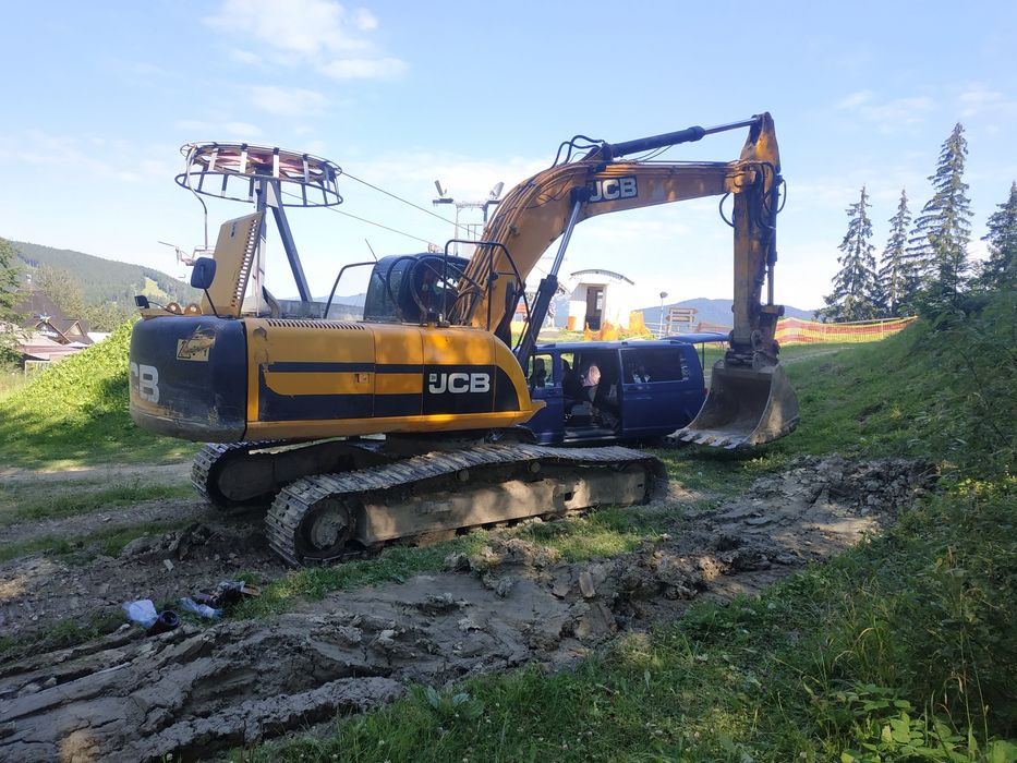 Послуги екскаватора. Екскаватор навантажувач. Послуги спецтехніки