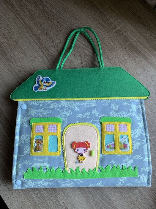 Ляльковий будинок із фетру розкладний