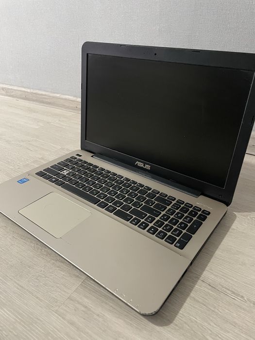 Ноутбук Asus x555l