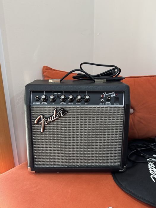 Pack Guitarra Elétrica Fender Squier Affinity Stratocaster + Amplificador Fender Frontman 15G (Impecável)
